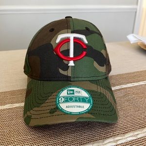 Twins Camo SnapBack hat